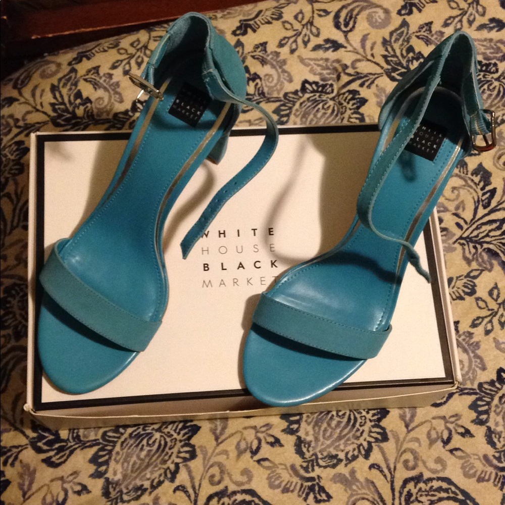 WHITE HOUSE BLACK MARKET-MYLAH OASIS HEEL